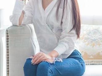 IMiss爱蜜社 - 妤薇Vivian在高清镜头前，体操服显然撑起了一个小舞台