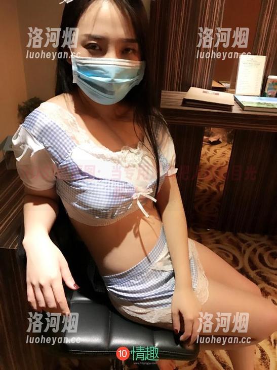 ROSI的原图:当专用泳装把人们的目光都绕走了-洛河烟 ROSI的原图:当专用泳装把人们的目光都绕走了-洛河烟