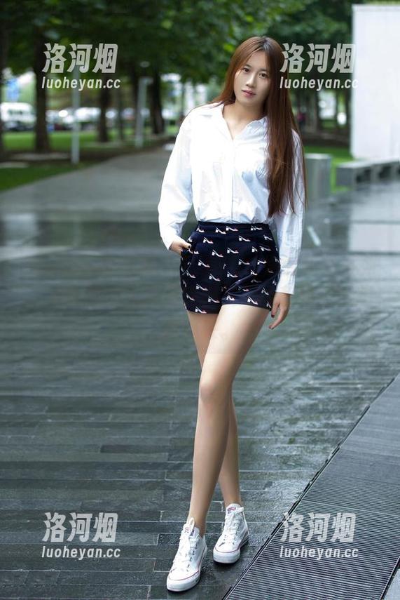 TuiGirl推女郎 - 看着Yu佳妮的秘书系列，最新的姿态真不错，资源让我猥琐得想藏起来。-洛河烟