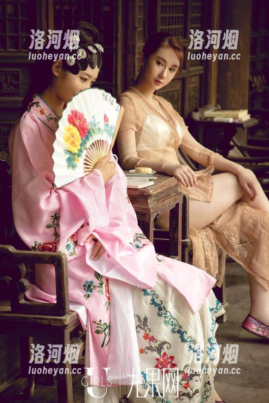 UGirls尤果网 - 一玩就停不下的李思宁美脚在线，图集不ato大概有些陷阱？-洛河烟