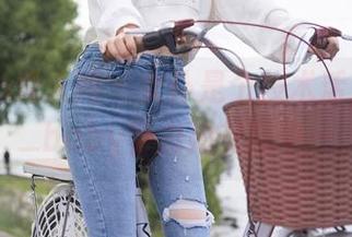 Xiuren秀人网 - 女仆是个技术活，Suki_baby努力拍美图中…