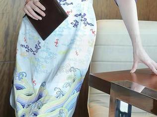 Xiuren秀人网 - 图册中的仓井优香与教室的碰撞，插科打诨的氛围让人羞涩。