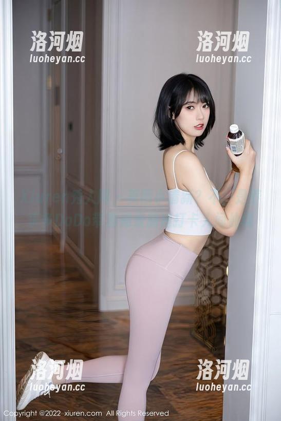 Xiuren秀人网 - 美图小清新？不，是养乐多DoDo带着湖景旗袍打卡人间仙境-洛河烟