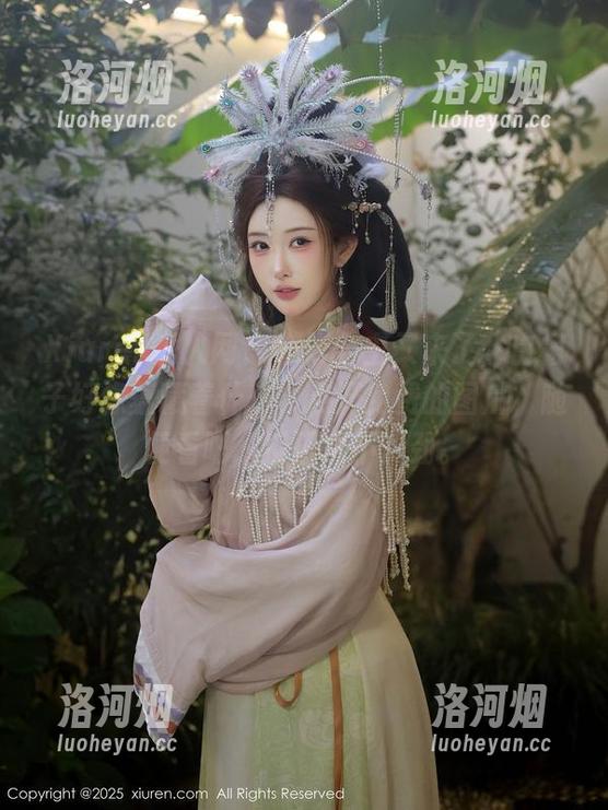 Xiuren秀人网 - 心妍公主又来了，白裙子好像蕴藏着什么，点开免费的图片，随便看吧，反正也不费劲。-洛河烟