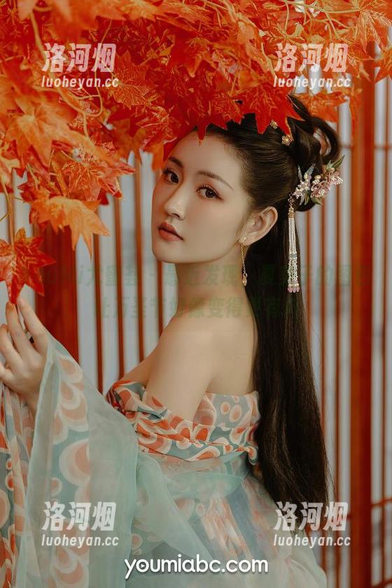 YouMi尤蜜荟 - 最近发现，夏美子的图包让万圣节好像变得更有料-洛河烟