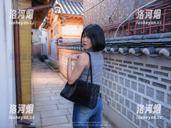 福利就在这里！看Zia(지아)的旅拍图片，留心每个神态，保不齐会有新发现哦。-洛河烟