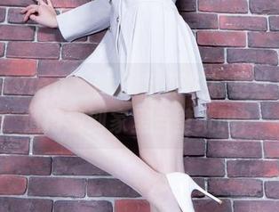 beautyleg - Lola带来的裤里丝写真，值得搬到家里当壁纸吗？