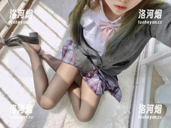 eloise软软的6月日常第二弹:套图热销中,大胆下载吧!-洛河烟 eloise软软的6月日常第二弹:套图热销中,大胆下载吧!-洛河烟