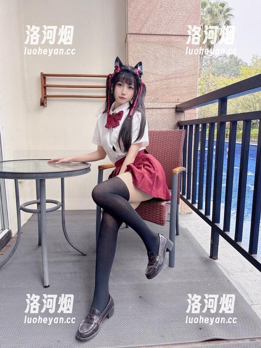 不呆猫的另类内衣写真：原图下不只是一片寂静-洛河烟