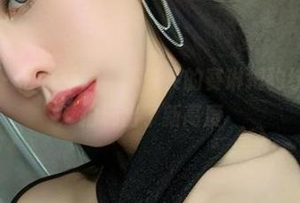 微密圈 - 旧友新欢，不爱笑的赛琳把豹纹连体私拍玩出了新高度