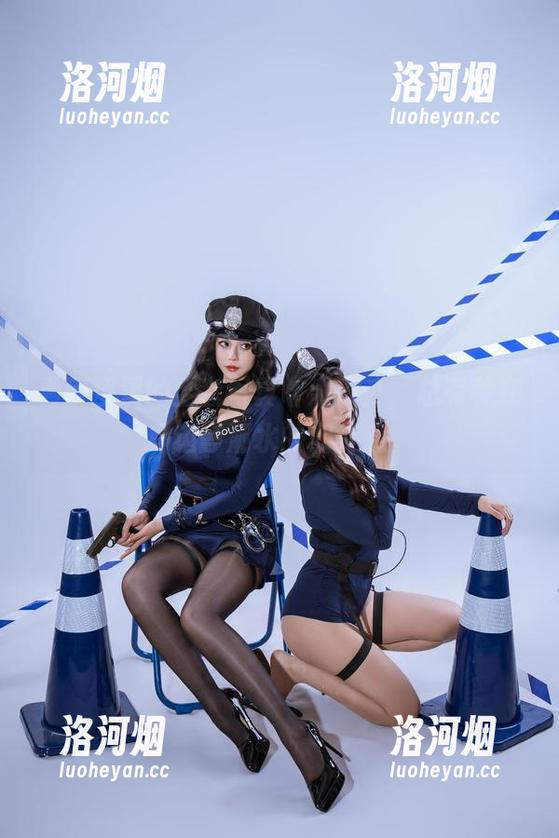 看云溪溪的全套写真《潮汐》，总有种在岸边等潮水的期待感。-洛河烟