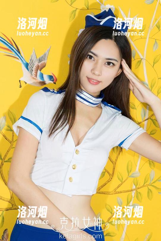 克拉女神 - 小芹的校服写真合集：一身色调温润，成了一种有趣的迷惑游戏-洛河烟