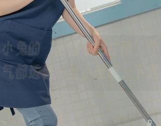 咬人小小兔的‘循循守月甘雨’作品，图片中空气都透着一丝小暧昧，下载着呢！