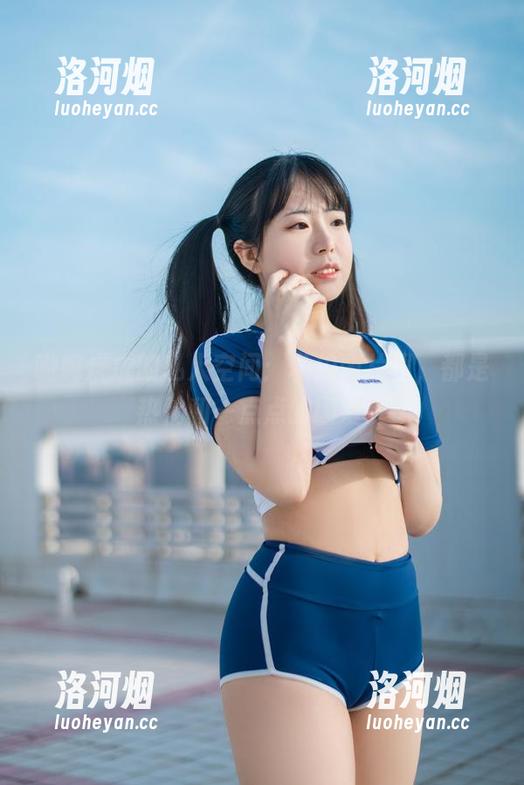 嗷呜虎虎的私人空间：私拍图片里，都是热忱和一点点的囚爱。-洛河烟