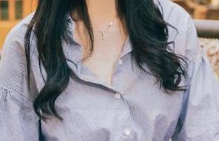 头条女神 - 王竹在线写真，连体衣撩拨着我的想象…