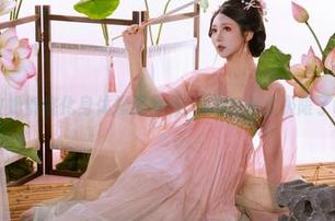 无敌奶桃桃化身体操服女神，COS得太极限了吧！