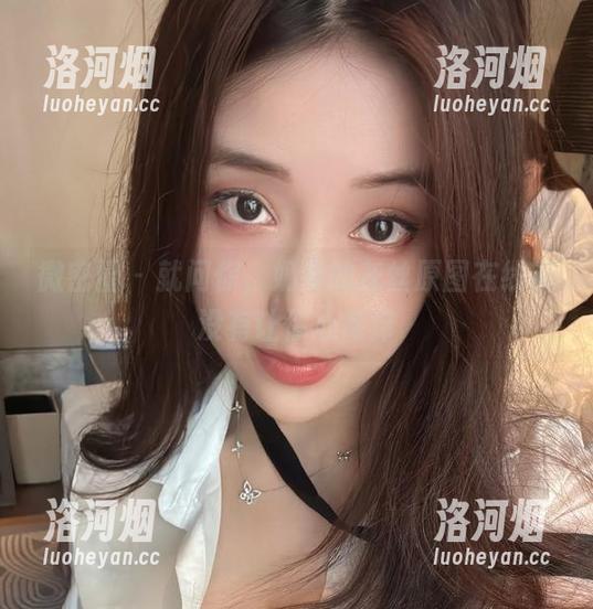 微密圈 - 就问你，奶雯的灰丝原图在线有没有让你心痒痒-洛河烟