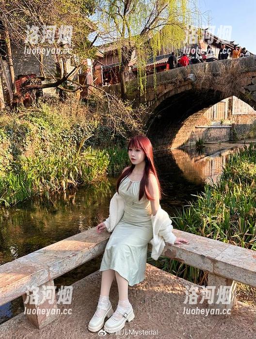 噗哈哈，宝儿mysterial这是给我们送来了无限可爱糖果的写真，套图太有趣！-洛河烟
