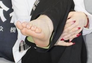 小众视觉 - 观看小薯条，一身内衣的样子真想赞叹一声，作品真不错！