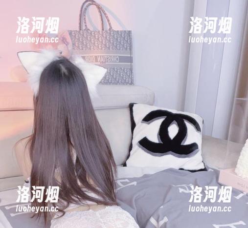 我也想拍小小奶瓶儿的兔女郎加长版，私拍合集这块真心有点儿想法。-洛河烟