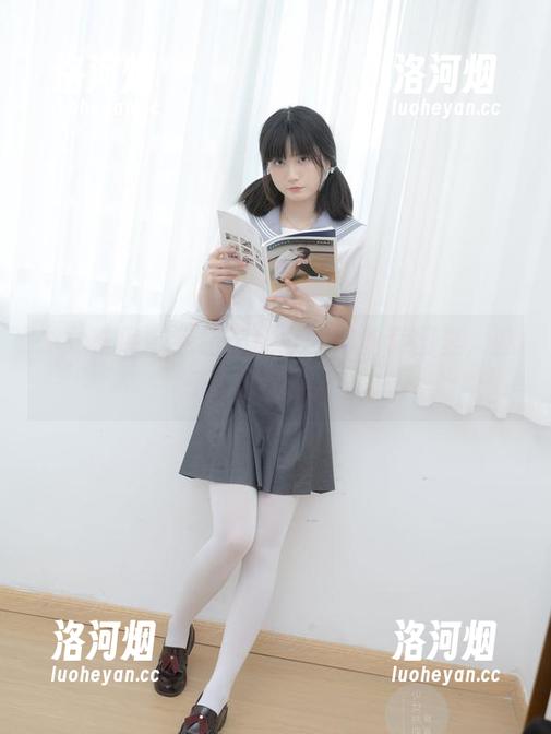 少女秩序 - 纠结在鹿可的肉丝套图里，脑子里瞬间乱了。-洛河烟