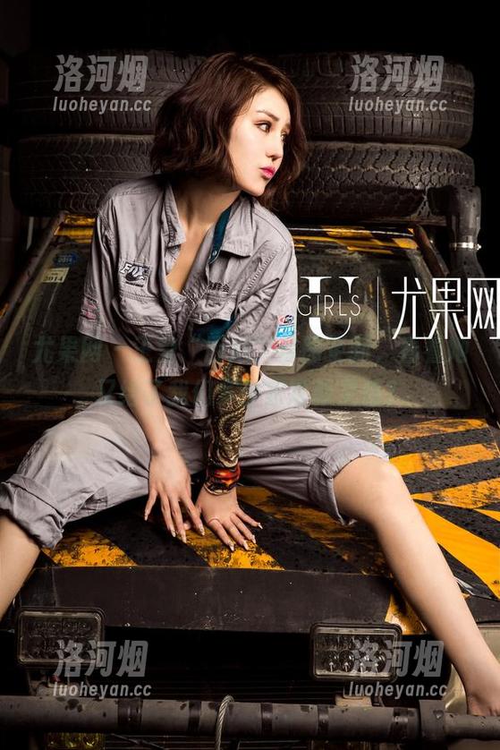 尤果网 - 王莹“厨娘”套图更新，看看她又给了我们多少家常新灵感？-洛河烟