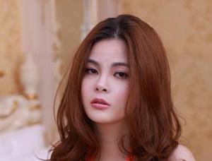 尤物馆 - 圣诞节的图库拼图：baby贝贝快递了一堆幽默发表于写真里