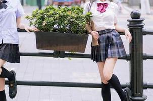 尤蜜荟 - 美脚大赏，易阳Silvia的原图，下载后别忘了评论我！