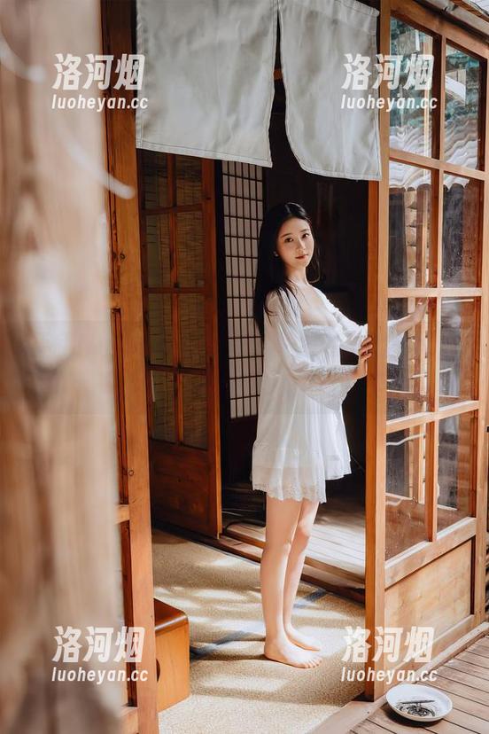 年年Nnian女王图鉴，高清版，心中闪过各种花样心情-洛河烟
