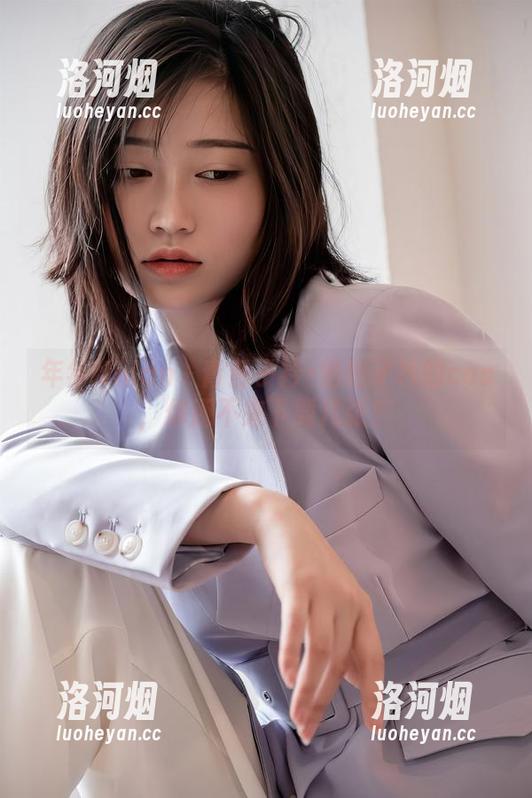 年年Nnian＋青青子衿=绝绝子衿的cos，你还不来下载几张？-洛河烟