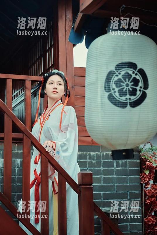 年年Nnian连衣裙写真合集：告别单品，来点换季风！-洛河烟