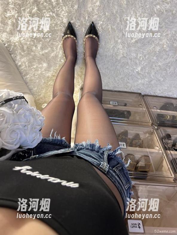 微密圈 - 张思允JK免费图集，完全是个大胆的小精灵。-洛河烟