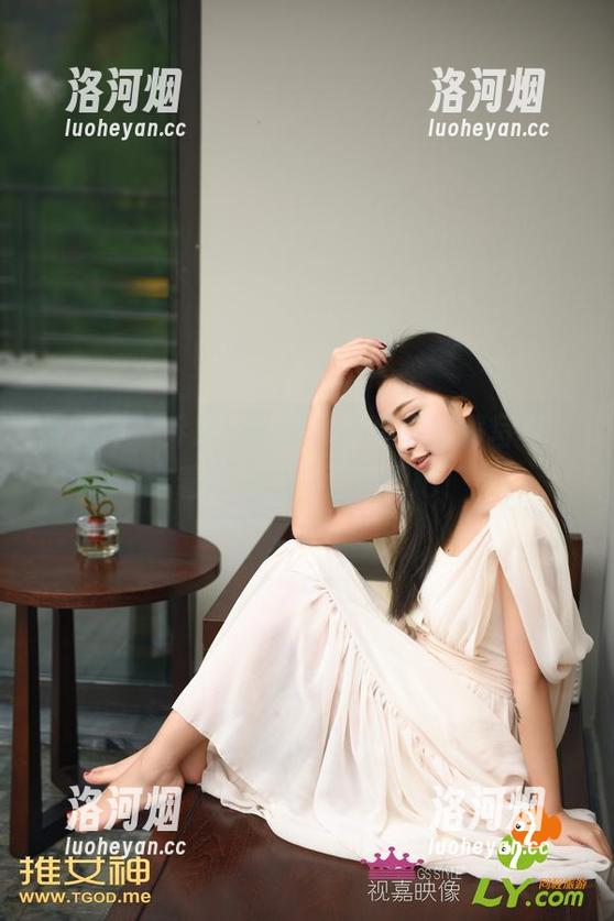 推女神 - 乔恩夕带你体验免费校服写真,穿着它去上天台自拍吧!-洛河烟 推女神 - 乔恩夕带你体验免费校服写真,穿着它去上天台自拍吧!-洛河烟