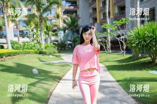 推女郎 - 图包中的王馨瑶:婚纱似乎在召唤我前去试婚!-洛河烟 推女郎 - 图包中的王馨瑶:婚纱似乎在召唤我前去试婚!-洛河烟