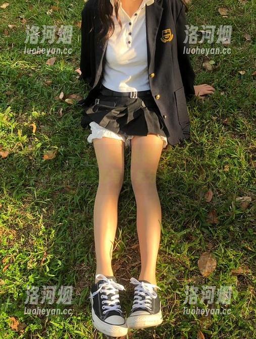微密圈 - “无敌哒小姨妈”再度出击：第二部分微信朋友圈写真集分享，这波好吗？-洛河烟