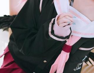 浪漫又有趣的日奈娇秘书合集，图片里透着点小暧昧。