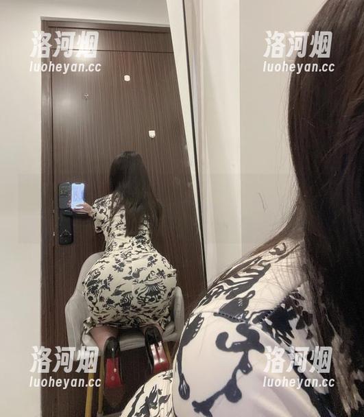 微密圈 - 看图册里的是可馨耶，裤里丝带来的无限联想-洛河烟