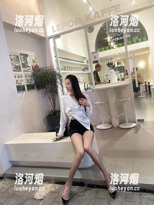 微密圈 - 是小逗逗的片段，图片里的剧情完全不符合我的期待。-洛河烟