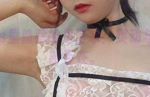 女仆cos里隐藏的是青水：灵动与魅惑同时存在。