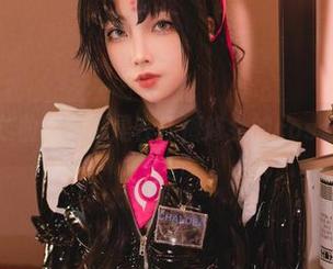 这一堆杏仁曲奇，都是在忏悔修女的cos合集里转圈
