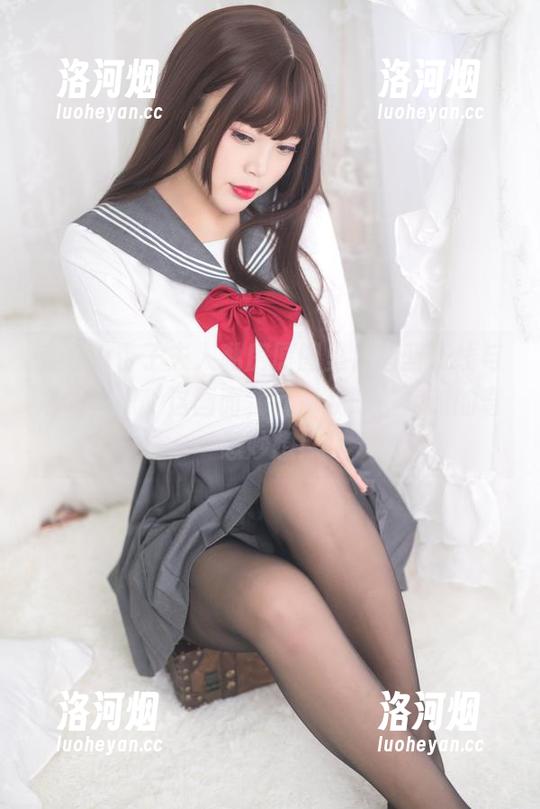 走心！杏子夫人私房原图里，碧蓝航线与奶牛交织，这画面，就像我吃午饭时的奇思妙想！-洛河烟