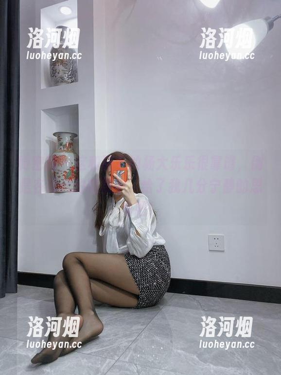 微密圈 - 这和服下的杨大乐乐很靠谱，倒是在现代的喧嚣中，给了我几分宁静的思考吧！-洛河烟