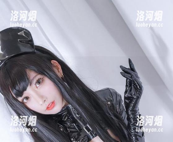 清颜颜子的黑暗护士cos，最新的一波感，眼神好迷离。-洛河烟