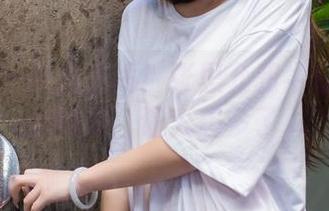 爱蜜社 - 作品上线！张思允和牛仔裤的微妙纠葛，让人想多了...