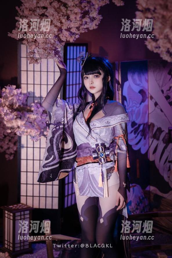白莉爱吃巧克力的暗巷女仆：原理猪带来的福利时刻-洛河烟