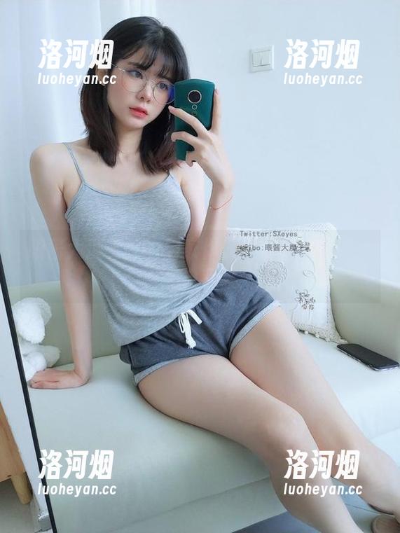 眼酱大魔王w的居家作品集：镜头下的小自我-洛河烟