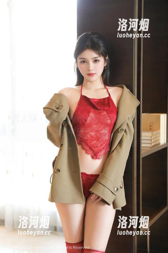 秀人网 - 透过Lovely璐璐的清纯，原图全套中暗藏玄机。-洛河烟