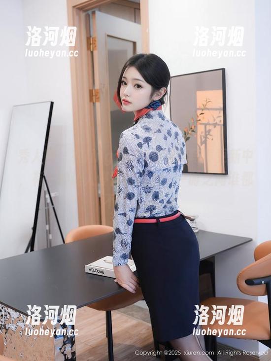 秀人网 - 在lingyu69的制服写真更新中，有一种让人停留的魔力，一时之间谁都不想离开。-洛河烟