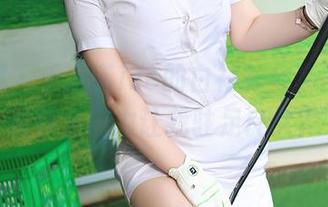 秀人网 - 于诺诺ise的白衬衫全套图包，是什么魔力让我驻足良久？