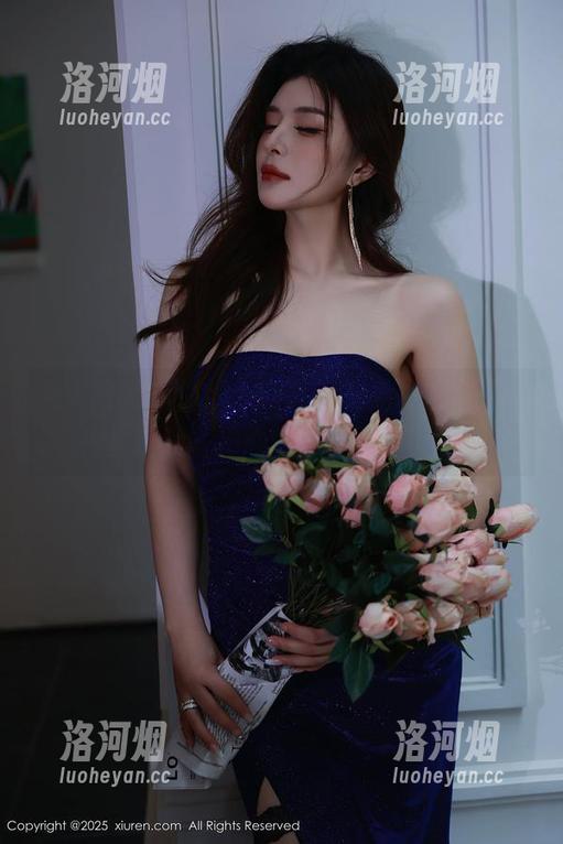 秀人网 - 凯竹廿十的在线图集，女王的眼神里给我一种心即将跳崩的错觉！-洛河烟